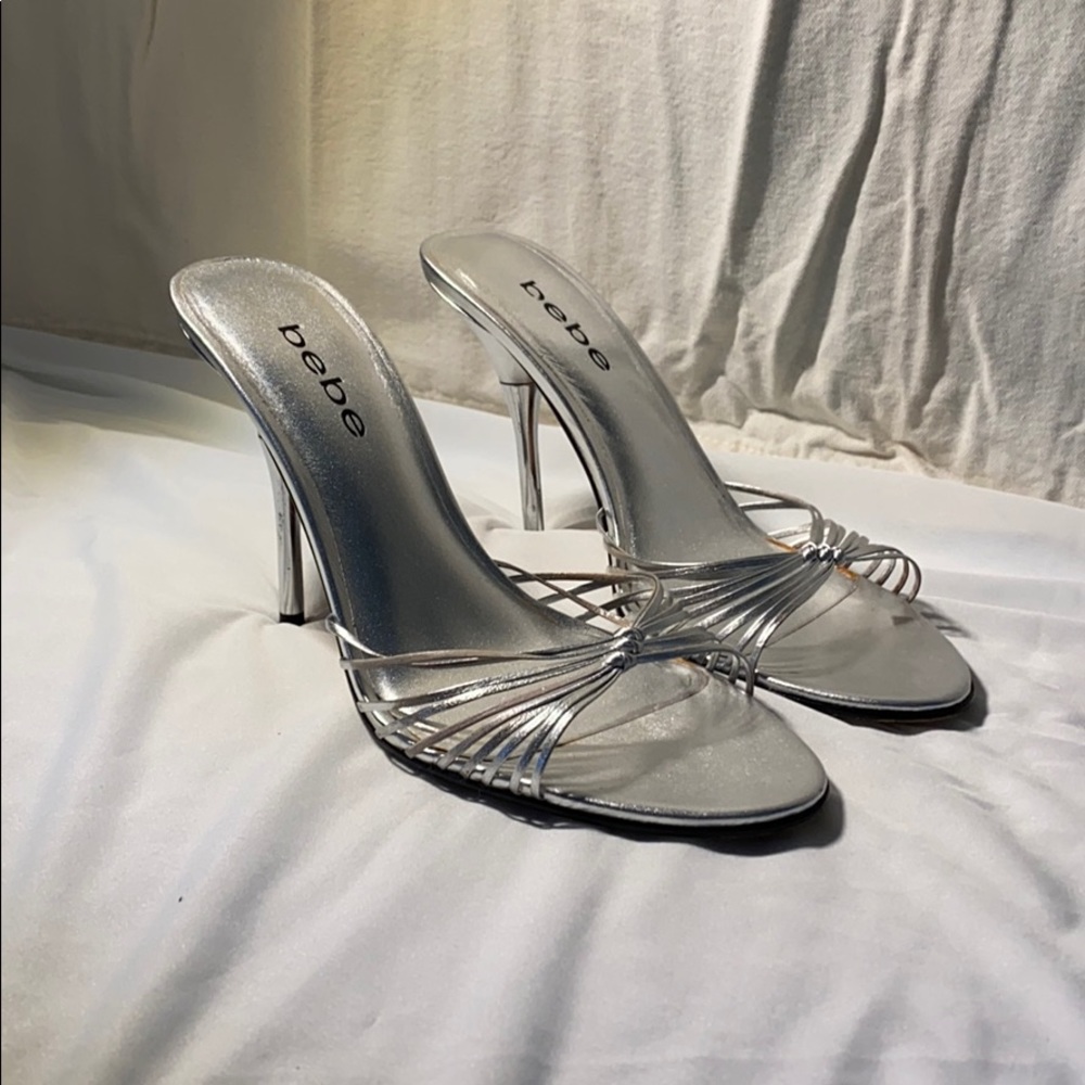 Bebe Stacy Metallic Silver Leather heels 🍂